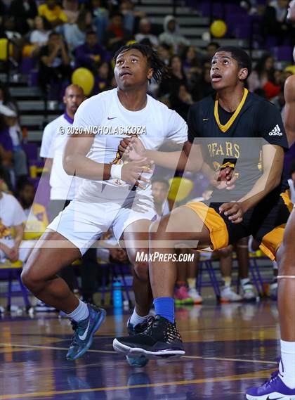 Thumbnail 1 in Warren vs. Lynwood photogallery.