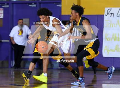 Thumbnail 2 in Warren vs. Lynwood photogallery.