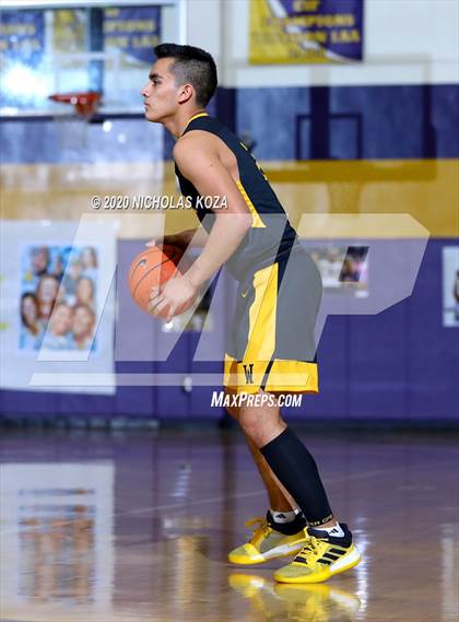 Thumbnail 3 in Warren vs. Lynwood photogallery.