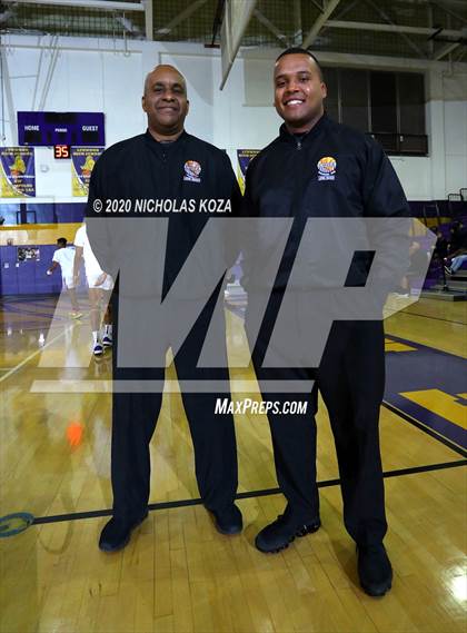 Thumbnail 1 in Warren vs. Lynwood photogallery.