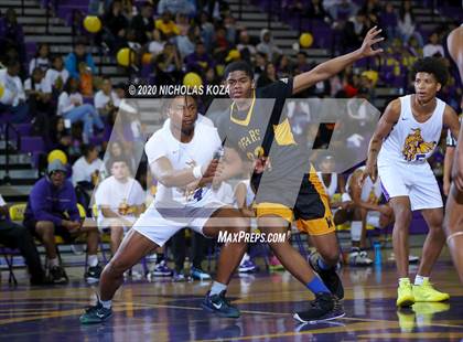 Thumbnail 3 in Warren vs. Lynwood photogallery.