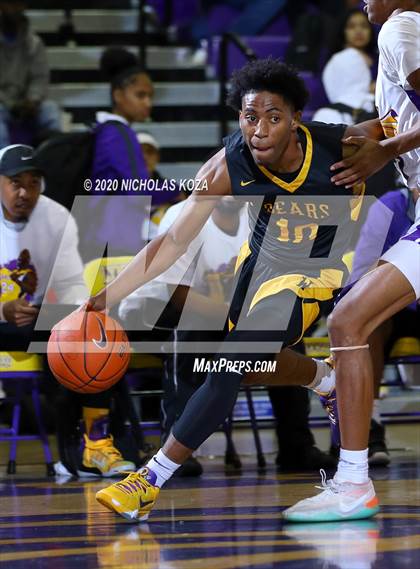 Thumbnail 2 in Warren vs. Lynwood photogallery.