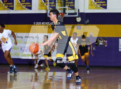 Thumbnail 2 in Warren vs. Lynwood photogallery.