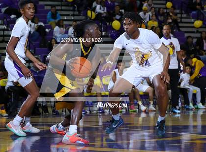 Thumbnail 1 in Warren vs. Lynwood photogallery.