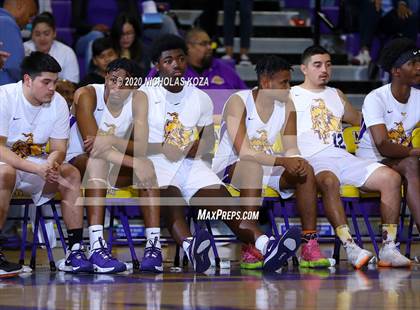 Thumbnail 2 in Warren vs. Lynwood photogallery.