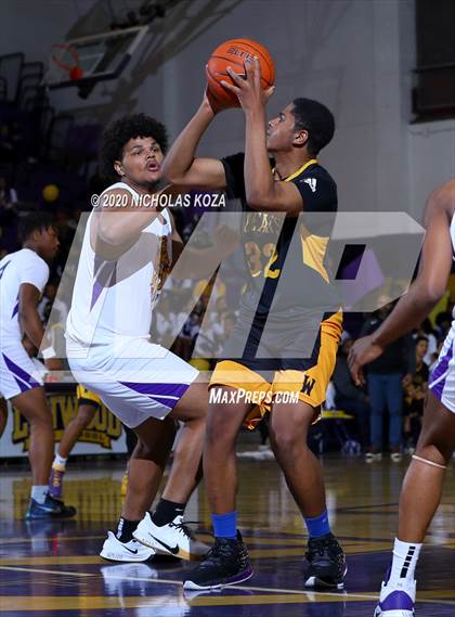 Thumbnail 2 in Warren vs. Lynwood photogallery.