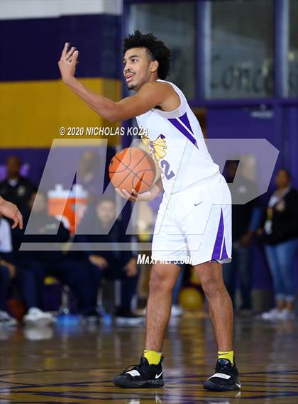 Thumbnail 3 in Warren vs. Lynwood photogallery.