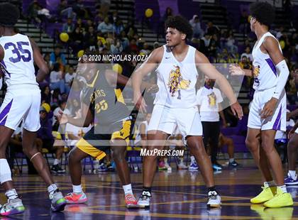Thumbnail 1 in Warren vs. Lynwood photogallery.