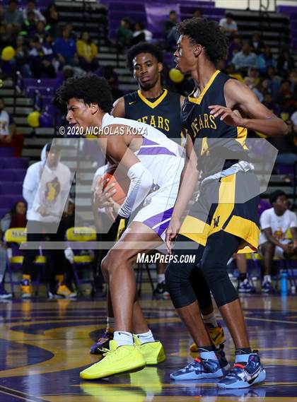 Thumbnail 2 in Warren vs. Lynwood photogallery.