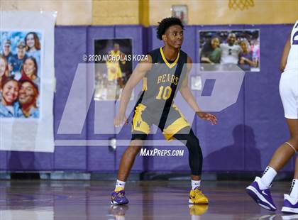 Thumbnail 3 in Warren vs. Lynwood photogallery.