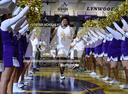 Thumbnail 1 in Warren vs. Lynwood photogallery.