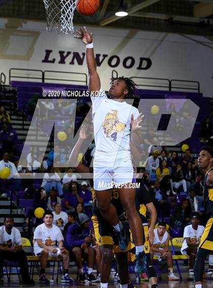 Thumbnail 2 in Warren vs. Lynwood photogallery.