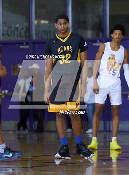 Thumbnail 2 in Warren vs. Lynwood photogallery.