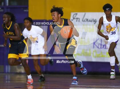 Thumbnail 1 in Warren vs. Lynwood photogallery.
