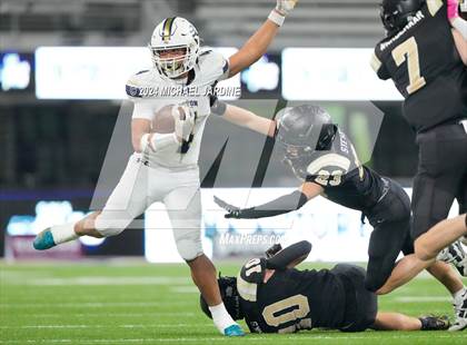 Thumbnail 3 in Seton Catholic vs Royal (WIAA 1A Final) photogallery.