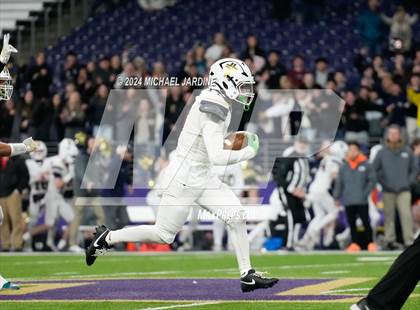 Thumbnail 3 in Seton Catholic vs Royal (WIAA 1A Final) photogallery.