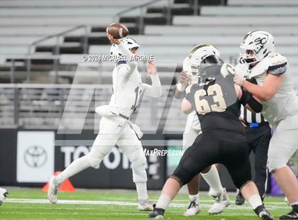 Thumbnail 1 in Seton Catholic vs Royal (WIAA 1A Final) photogallery.