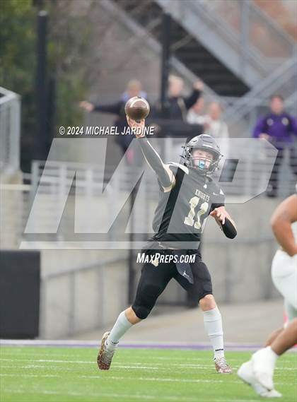 Thumbnail 3 in Seton Catholic vs Royal (WIAA 1A Final) photogallery.