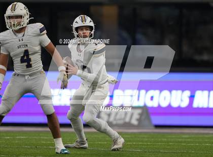 Thumbnail 2 in Seton Catholic vs Royal (WIAA 1A Final) photogallery.
