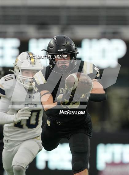 Thumbnail 3 in Seton Catholic vs Royal (WIAA 1A Final) photogallery.