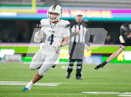 Thumbnail 3 in Seton Catholic vs Royal (WIAA 1A Final) photogallery.