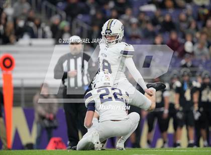 Thumbnail 2 in Seton Catholic vs Royal (WIAA 1A Final) photogallery.
