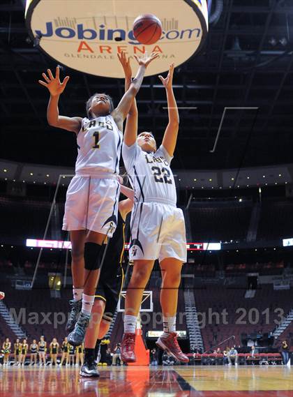Thumbnail 2 in Flowing Wells vs. Saguaro (AIA D2 Finals) photogallery.