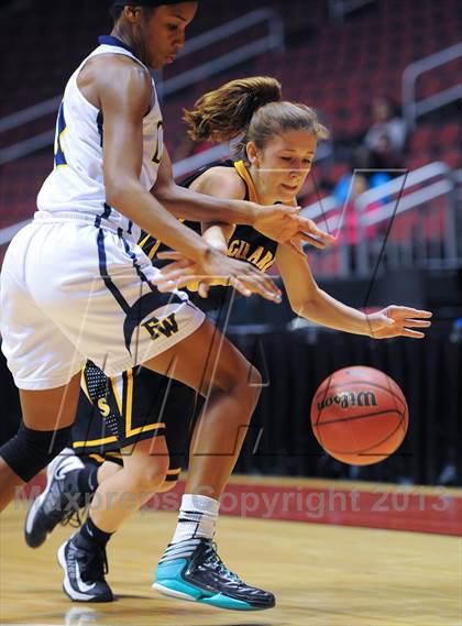 Thumbnail 1 in Flowing Wells vs. Saguaro (AIA D2 Finals) photogallery.