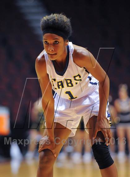 Thumbnail 1 in Flowing Wells vs. Saguaro (AIA D2 Finals) photogallery.