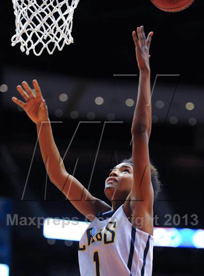 Thumbnail 2 in Flowing Wells vs. Saguaro (AIA D2 Finals) photogallery.