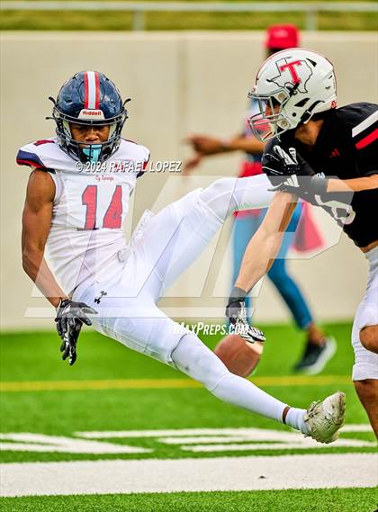 Thumbnail 2 in Cypress Springs vs. Tomball (UIL 6A D2 Football Bi-District) photogallery.