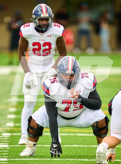 Thumbnail 3 in Cypress Springs vs. Tomball (UIL 6A D2 Football Bi-District) photogallery.