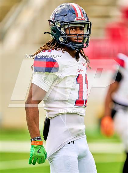 Thumbnail 1 in Cypress Springs vs. Tomball (UIL 6A D2 Football Bi-District) photogallery.