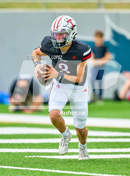 Thumbnail 1 in Cypress Springs vs. Tomball (UIL 6A D2 Football Bi-District) photogallery.