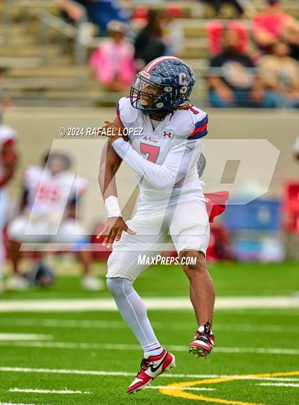 Thumbnail 3 in Cypress Springs vs. Tomball (UIL 6A D2 Football Bi-District) photogallery.
