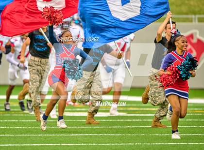 Thumbnail 2 in Cypress Springs vs. Tomball (UIL 6A D2 Football Bi-District) photogallery.