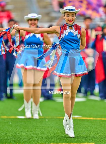 Thumbnail 3 in Cypress Springs vs. Tomball (UIL 6A D2 Football Bi-District) photogallery.
