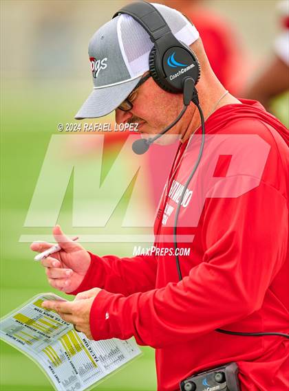 Thumbnail 3 in Cypress Springs vs. Tomball (UIL 6A D2 Football Bi-District) photogallery.