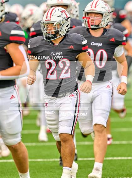 Thumbnail 3 in Cypress Springs vs. Tomball (UIL 6A D2 Football Bi-District) photogallery.