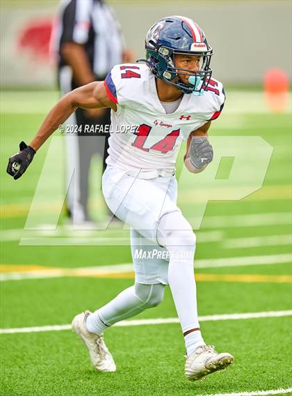 Thumbnail 3 in Cypress Springs vs. Tomball (UIL 6A D2 Football Bi-District) photogallery.