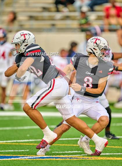 Thumbnail 2 in Cypress Springs vs. Tomball (UIL 6A D2 Football Bi-District) photogallery.