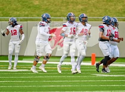 Thumbnail 3 in Cypress Springs vs. Tomball (UIL 6A D2 Football Bi-District) photogallery.