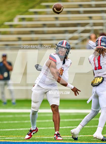 Thumbnail 3 in Cypress Springs vs. Tomball (UIL 6A D2 Football Bi-District) photogallery.