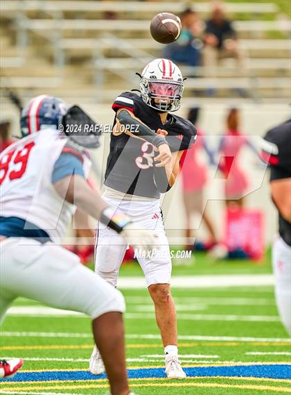 Thumbnail 1 in Cypress Springs vs. Tomball (UIL 6A D2 Football Bi-District) photogallery.