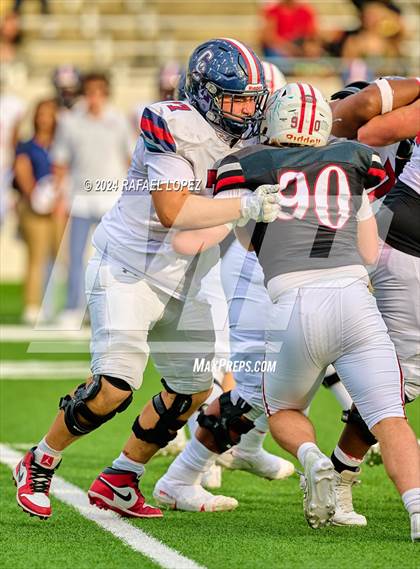 Thumbnail 3 in Cypress Springs vs. Tomball (UIL 6A D2 Football Bi-District) photogallery.