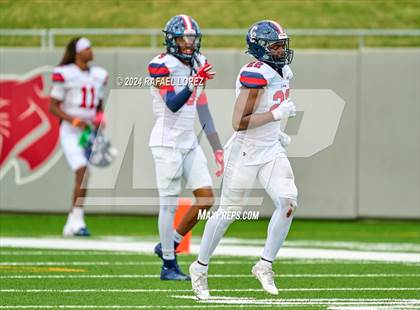 Thumbnail 2 in Cypress Springs vs. Tomball (UIL 6A D2 Football Bi-District) photogallery.