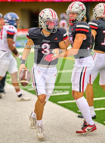 Thumbnail 3 in Cypress Springs vs. Tomball (UIL 6A D2 Football Bi-District) photogallery.
