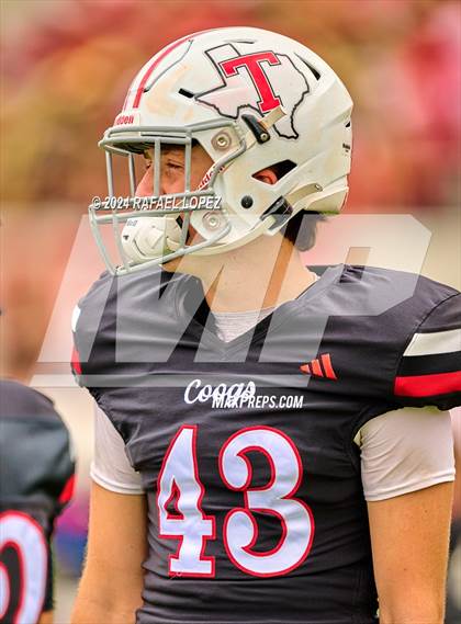 Thumbnail 3 in Cypress Springs vs. Tomball (UIL 6A D2 Football Bi-District) photogallery.
