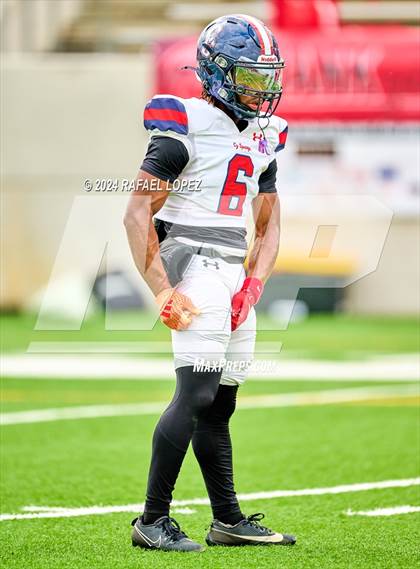 Thumbnail 3 in Cypress Springs vs. Tomball (UIL 6A D2 Football Bi-District) photogallery.
