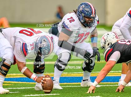 Thumbnail 2 in Cypress Springs vs. Tomball (UIL 6A D2 Football Bi-District) photogallery.